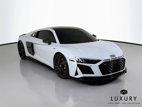Used 2021 Audi R8 V10 w/ Premium Package RWD image 3