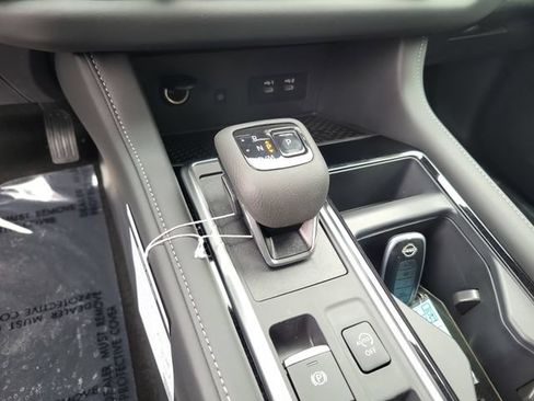 New 2026 Nissan Pathfinder SL FWD image 19