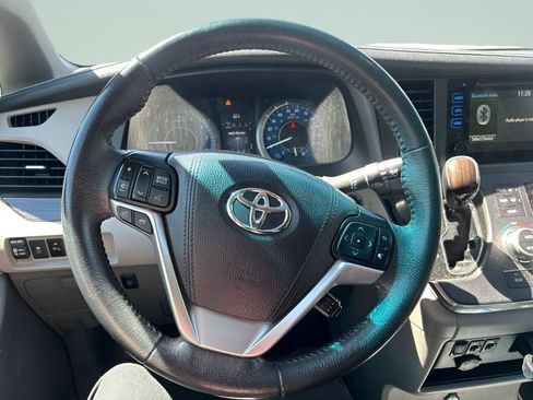 Used 2017 Toyota Sienna XLE w/ XLE Navigation Package AWD/4WD image 26