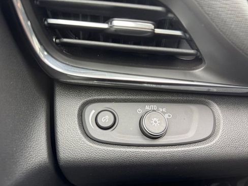 Certified 2025 Buick Envista Preferred w/ Convenience II Package image 6