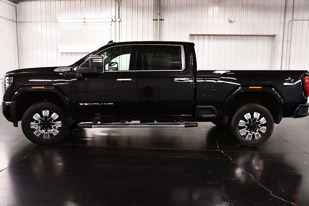 Used 2024 GMC Sierra 2500 Denali AWD/4WD image 4