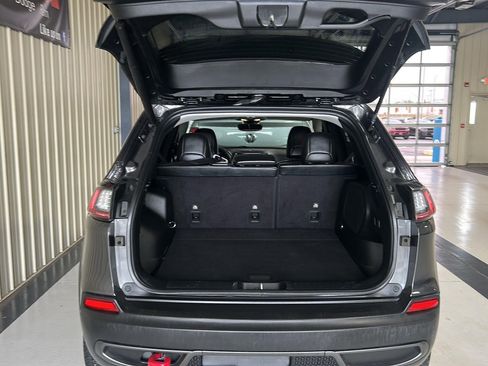 Used 2022 Jeep Cherokee Trailhawk w/ Sun, Sound & Nav Group AWD/4WD image 9
