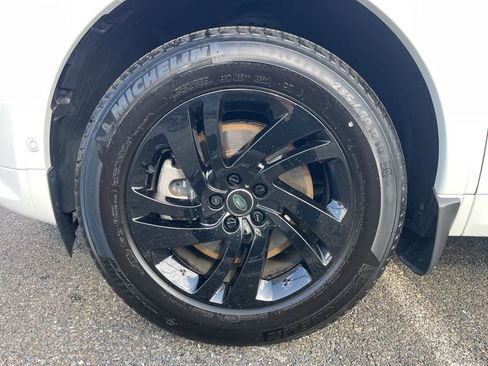 Certified 2025 Land Rover Discovery Sport S AWD/4WD image 28