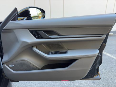 Used 2020 Porsche Taycan 4S image 45