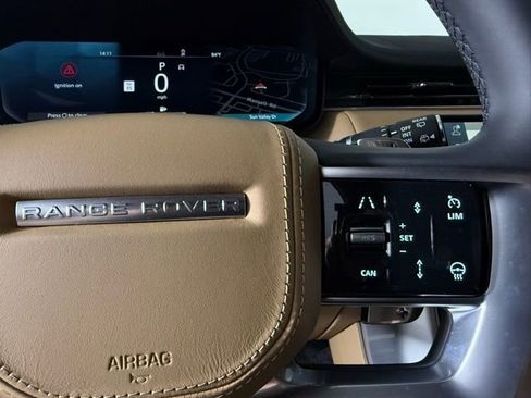 New 2025 Land Rover Range Rover Long Wheelbase SE image 21