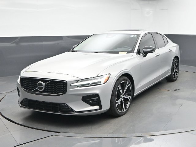 Used 2024 Volvo S60 B5 Plus AWD/4WD image 3