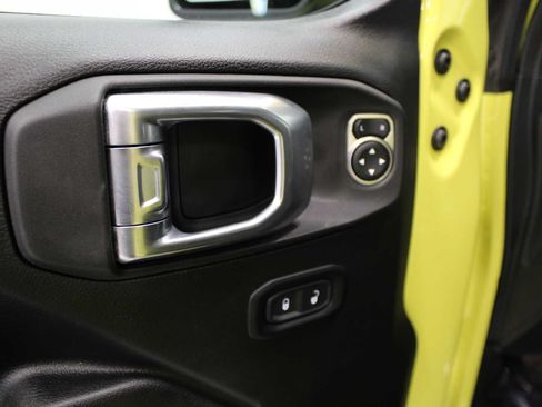 Used 2023 Jeep Wrangler Unlimited Rubicon 4xe AWD/4WD image 9