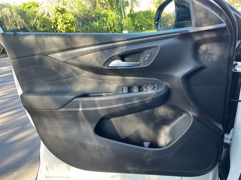 Used 2025 Buick Envista Sport Touring image 20