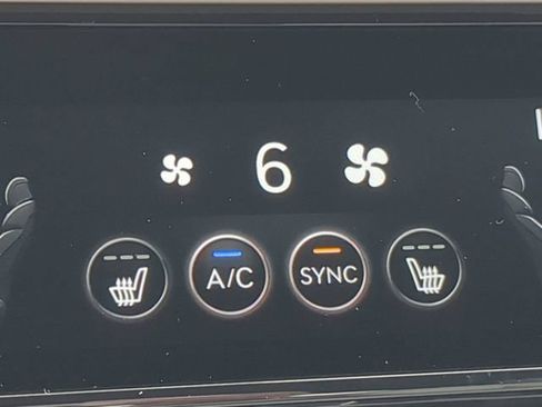 Certified 2025 Genesis G70 2.5T RWD image 18