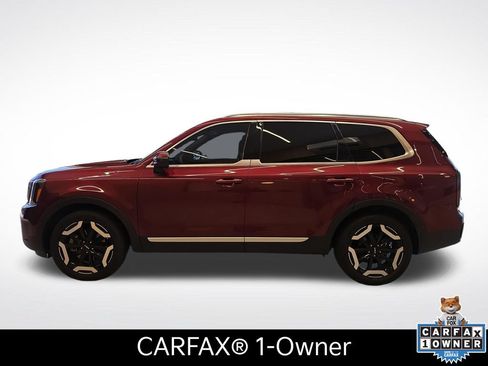 Certified 2023 Kia Telluride EX w/ EX Captain's Chair Package FWD image 2