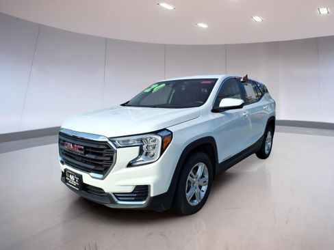 Used 2024 GMC Terrain SLE AWD/4WD image 2