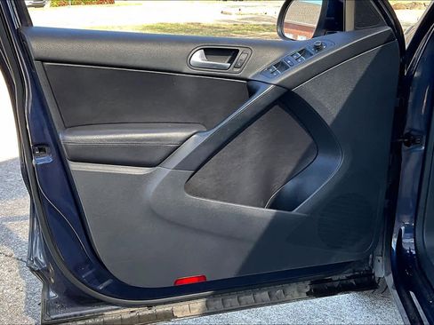 Used 2016 Volkswagen Tiguan SE image 22