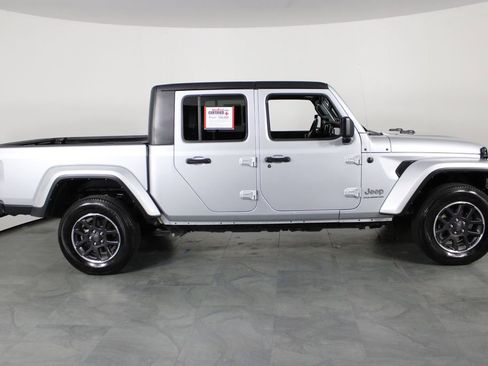 Used 2023 Jeep Gladiator Overland image 15