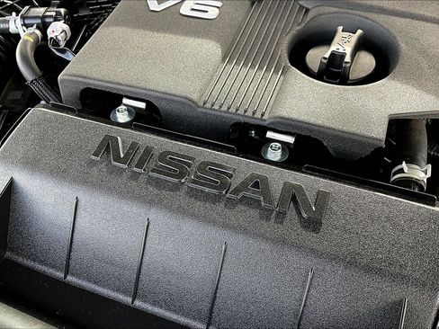 Used 2023 Nissan Frontier SV w/ Midnight Edition Package image 32