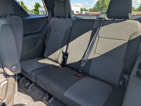 Used 2023 Chevrolet Traverse LT FWD image 25
