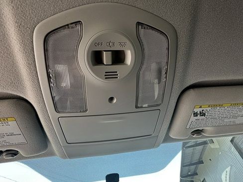 Used 2011 Toyota Prius Five image 19