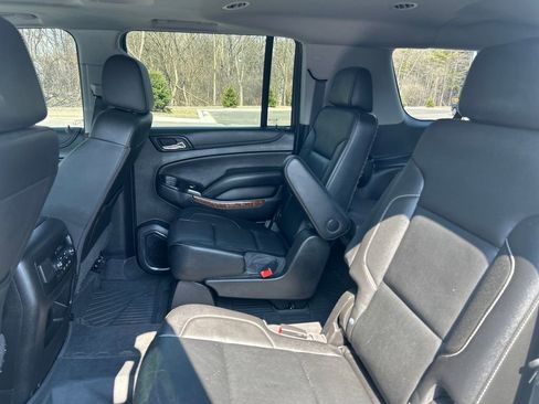 Used 2020 Chevrolet Suburban Premier AWD/4WD image 30