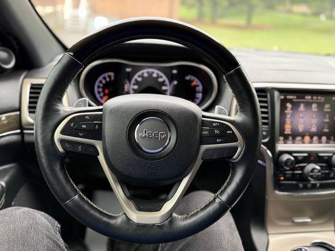 Used 2015 Jeep Grand Cherokee Overland RWD image 16