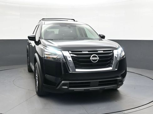 Used 2025 Nissan Pathfinder SV AWD/4WD image 14