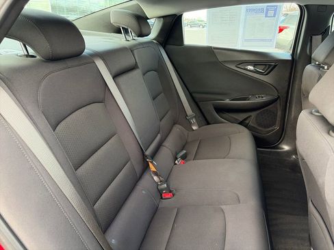 Used 2025 Chevrolet Malibu LT image 37