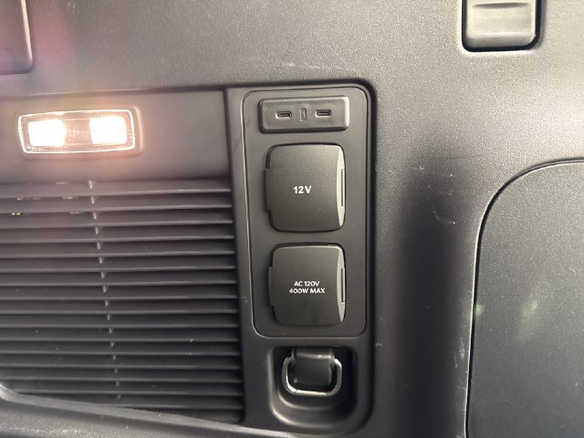 Used 2025 Ford Expedition Tremor AWD/4WD image 21
