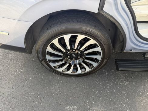 Used 2024 Lincoln Navigator Black Label AWD/4WD image 29
