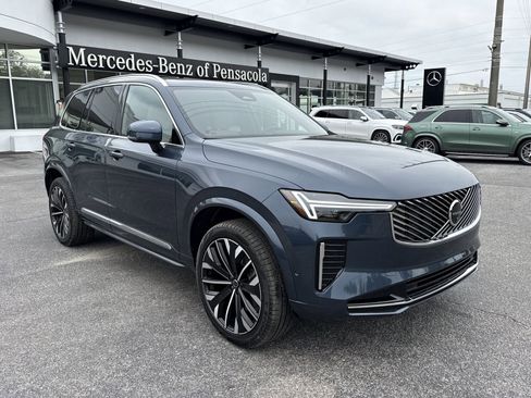 New 2026 Volvo XC90 B5 Plus w/ Protection Package image 7