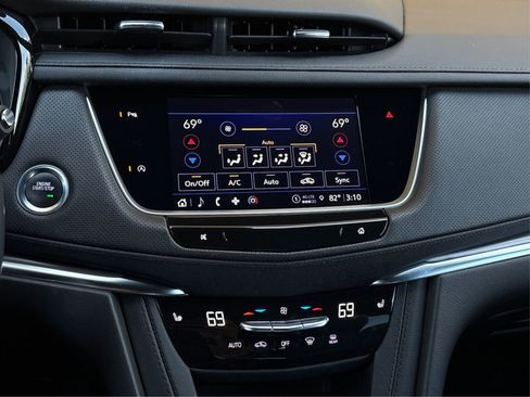 Used 2023 Cadillac XT5 Luxury FWD image 24