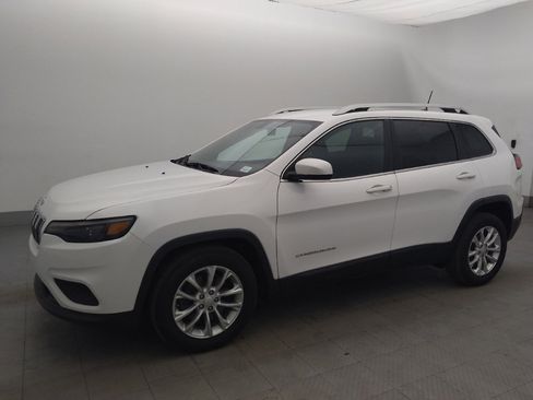 Used 2019 Jeep Cherokee Latitude w/ Popular Appearance Group FWD image 2