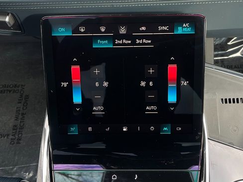 Used 2025 Cadillac Escalade IQ Luxury 2 image 15