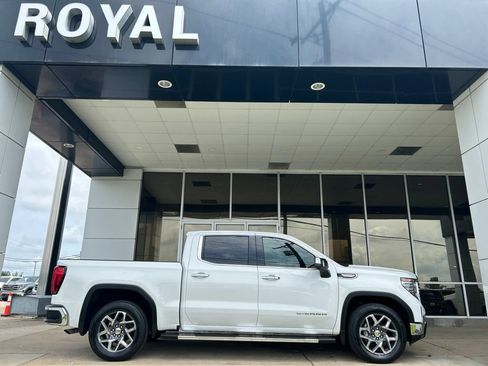 Used 2024 GMC Sierra 1500 SLT RWD image 1