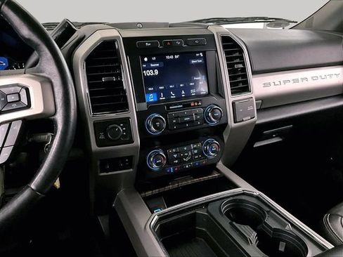 Used 2019 Ford F250 Lariat w/ Lariat Value Package AWD/4WD image 6