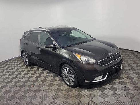 Used 2017 Kia Niro Touring w/ Advanced Technology Package image 2