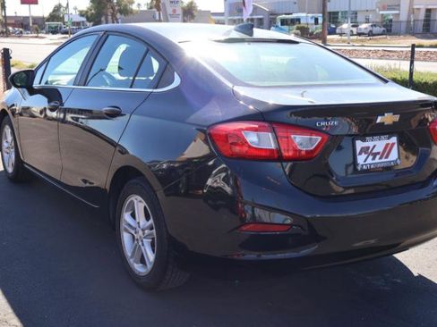 Used 2018 Chevrolet Cruze LT image 5