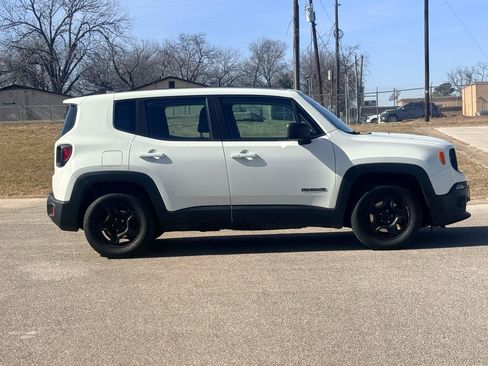 Used 2016 Jeep Renegade Sport w/ Power & Air Group FWD image 2