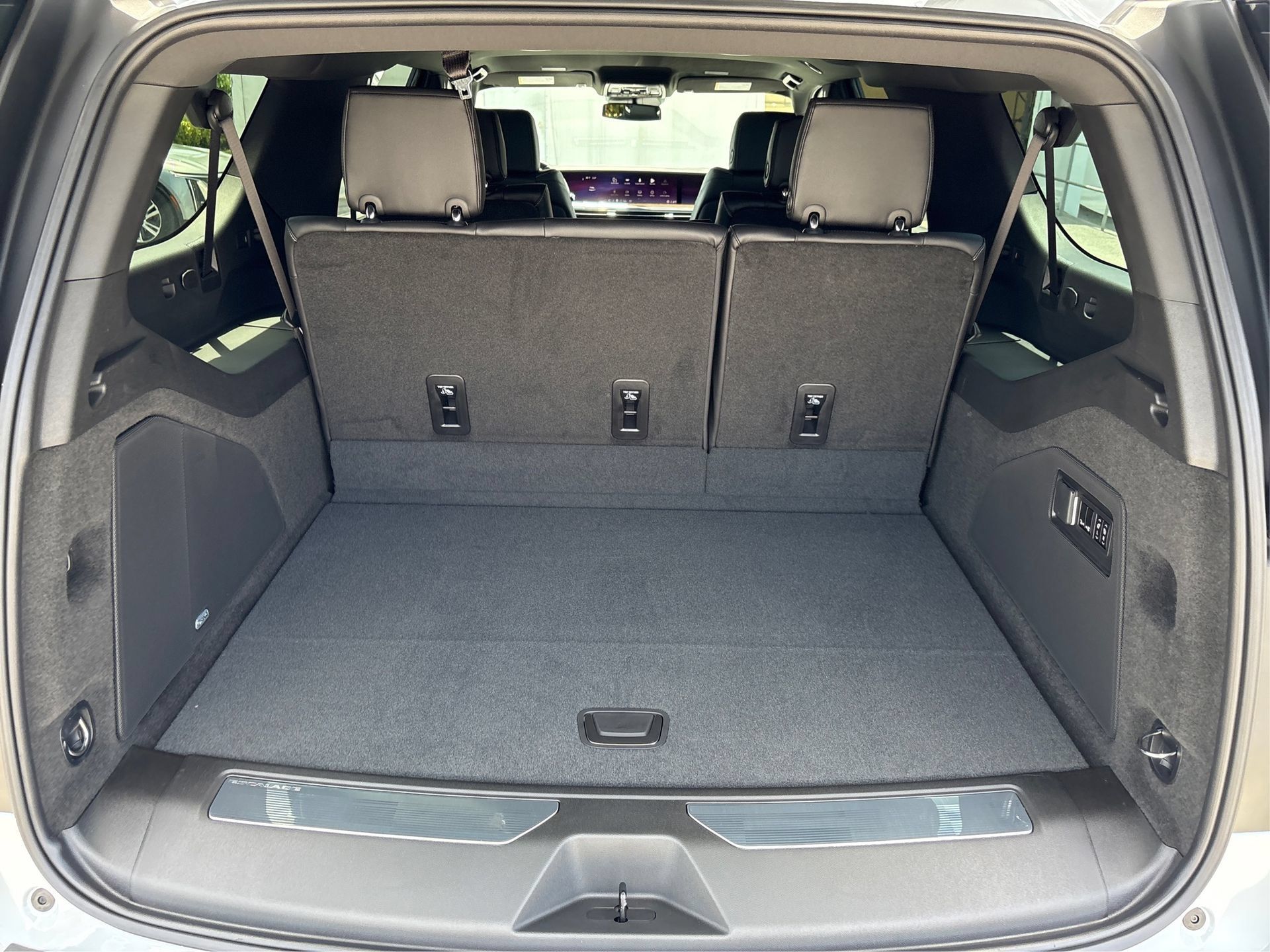 New 2026 Cadillac Escalade ESV 4WD image 11