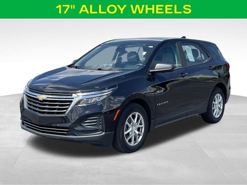 Used 2023 Chevrolet Equinox LS FWD image 4