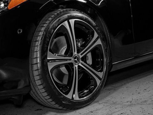 Used 2025 Mercedes-Benz C 300 Sedan image 27