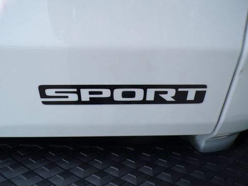 Used 2020 Jeep Gladiator Sport AWD/4WD image 16