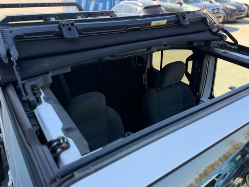 Used 2022 Jeep Gladiator Sport image 30