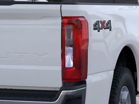 New 2026 Ford F250 XLT image 21