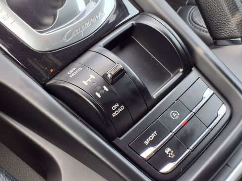 Used 2014 Porsche Cayenne AWD/4WD image 25