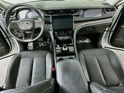 Used 2023 Jeep Grand Cherokee 4WD 4xe image 16