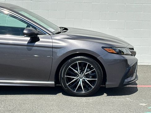 Used 2024 Toyota Camry SE w/ Audio Upgrade Package FWD image 33