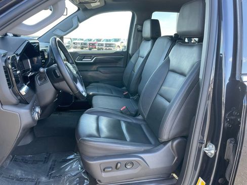 Used 2025 GMC Sierra 1500 SLT image 8