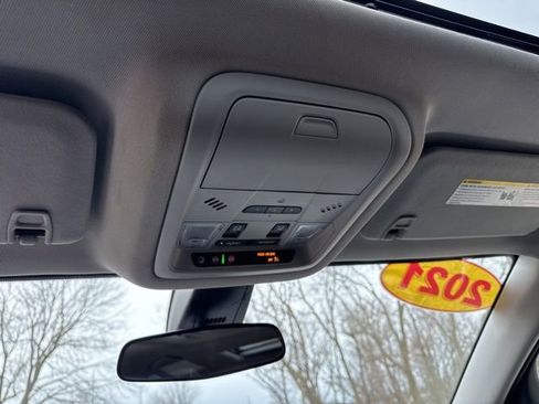 Used 2021 GMC Acadia SLE w/ Driver Convenience Package image 13