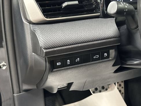 Used 2025 Toyota Camry SE FWD image 16