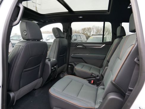 New 2026 GMC Acadia AT4 w/ Luxury Package AWD/4WD image 9