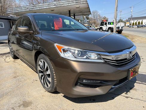 Used 2017 Honda Accord Hybrid Sedan image 6