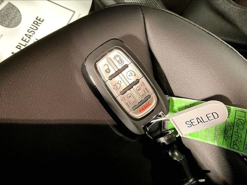 New 2026 Chrysler Pacifica Select image 23